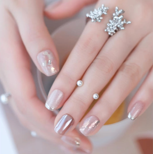 Out-Shine | Cat's Eye Winter Wearable Nails