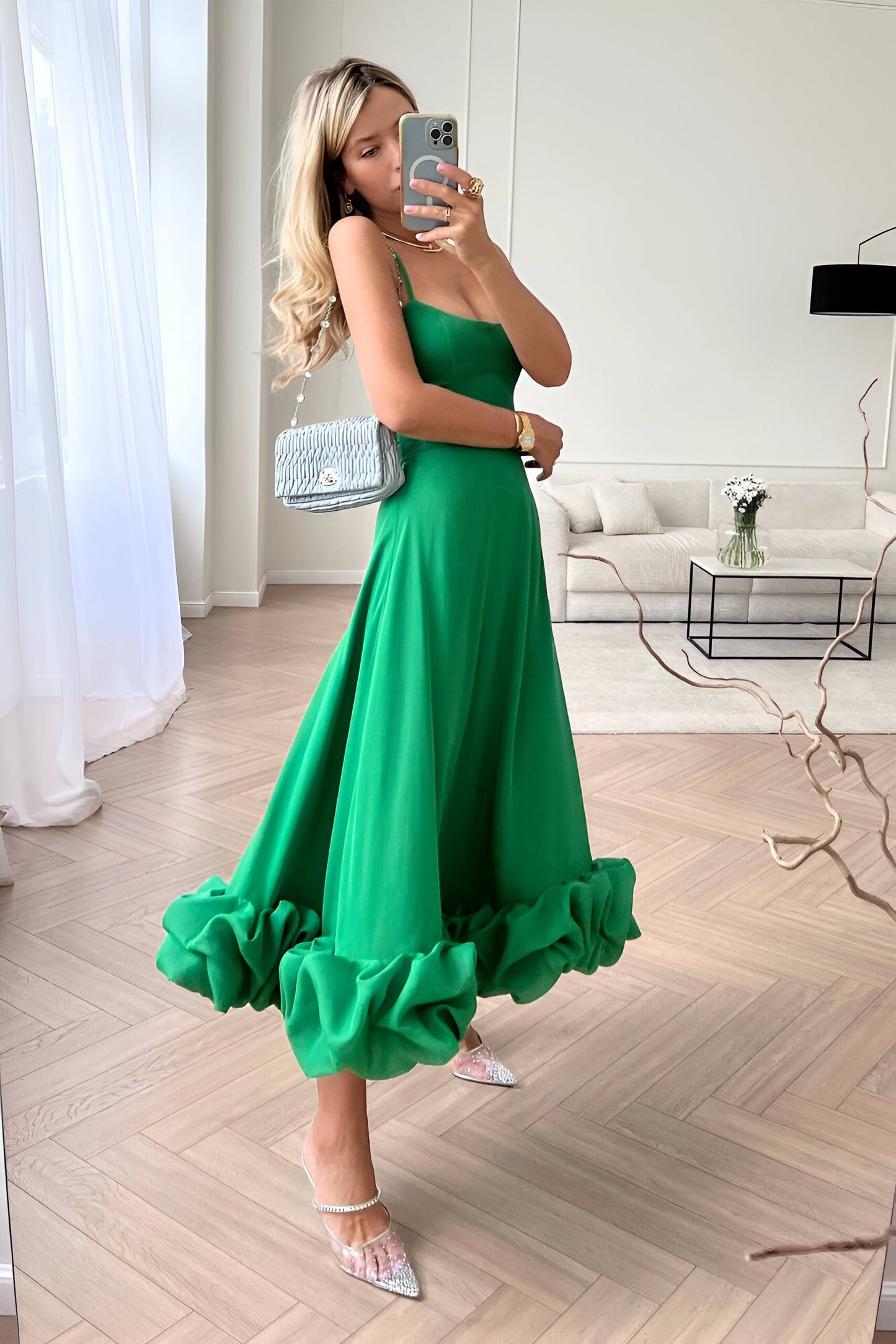 Deslumbra | Vestido de silueta con detalles elegantes