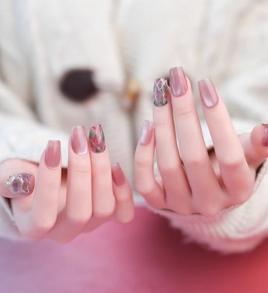 Uñas con diseño de serpiente dorada 3D | Uñas creativas con efecto atmosférico