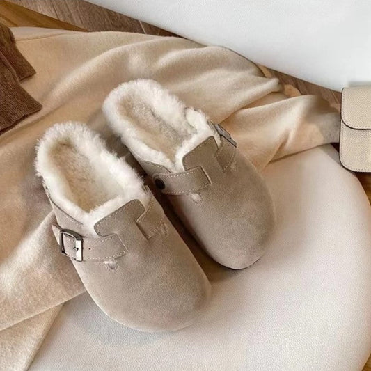 Out-Shine | Fleece-Lined Slippers With A Simple Design