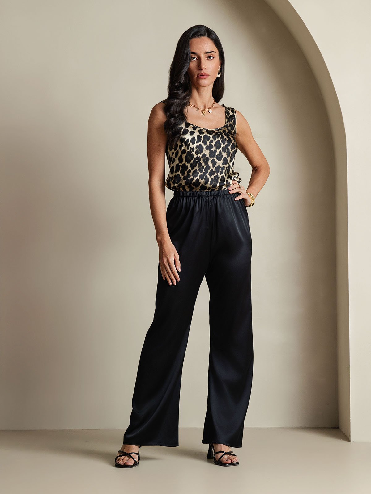 Deslumbra | Top de tirantes de seda con escote redondo