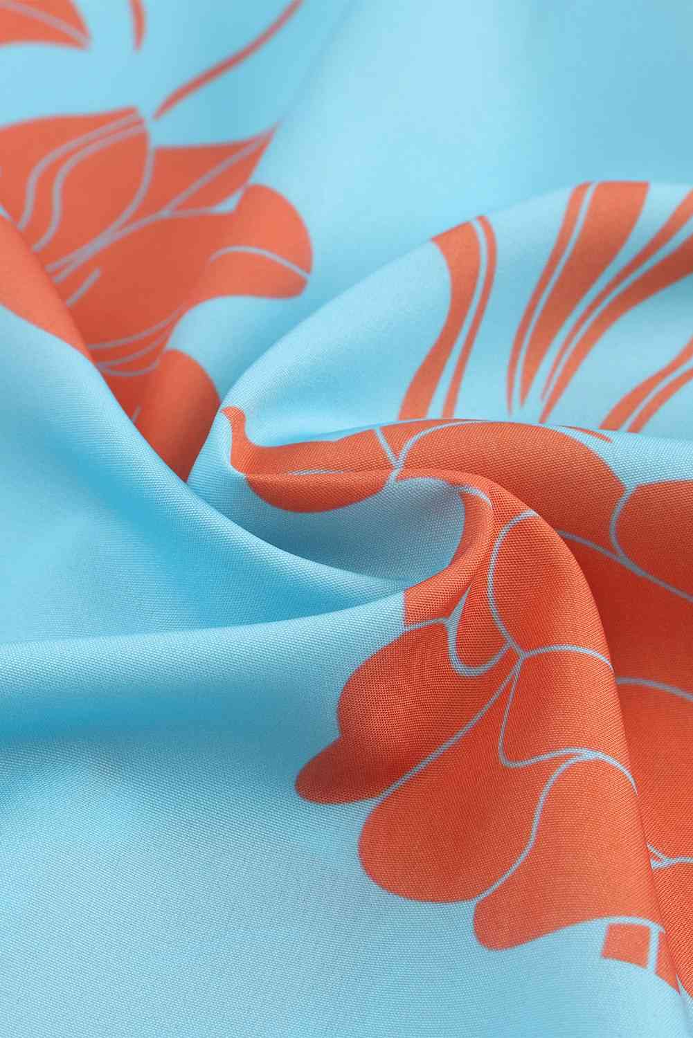 Deslumbra | Vestido estampado con escote en V y cintura ajustable con cordón