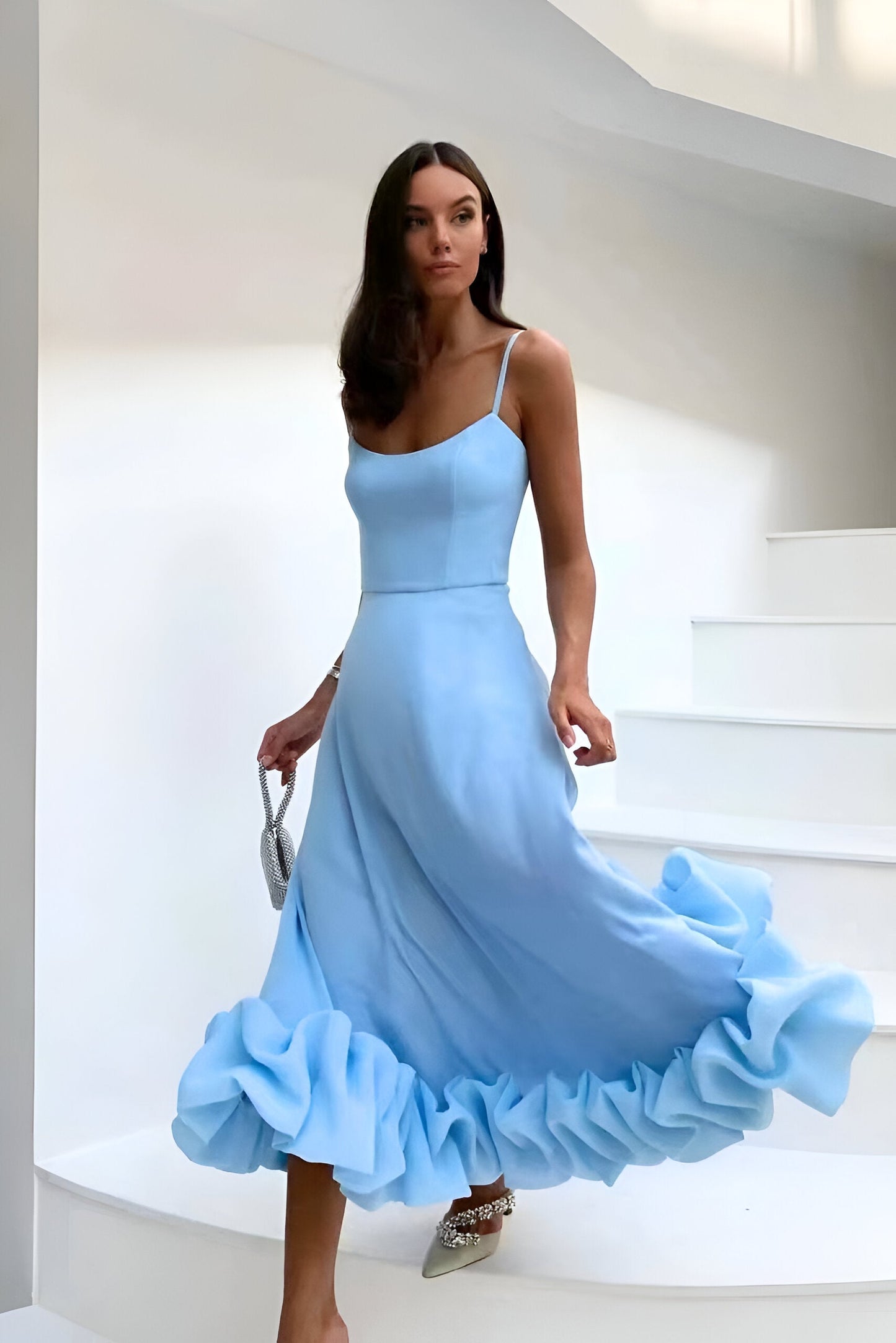 Deslumbra | Vestido de silueta con detalles elegantes