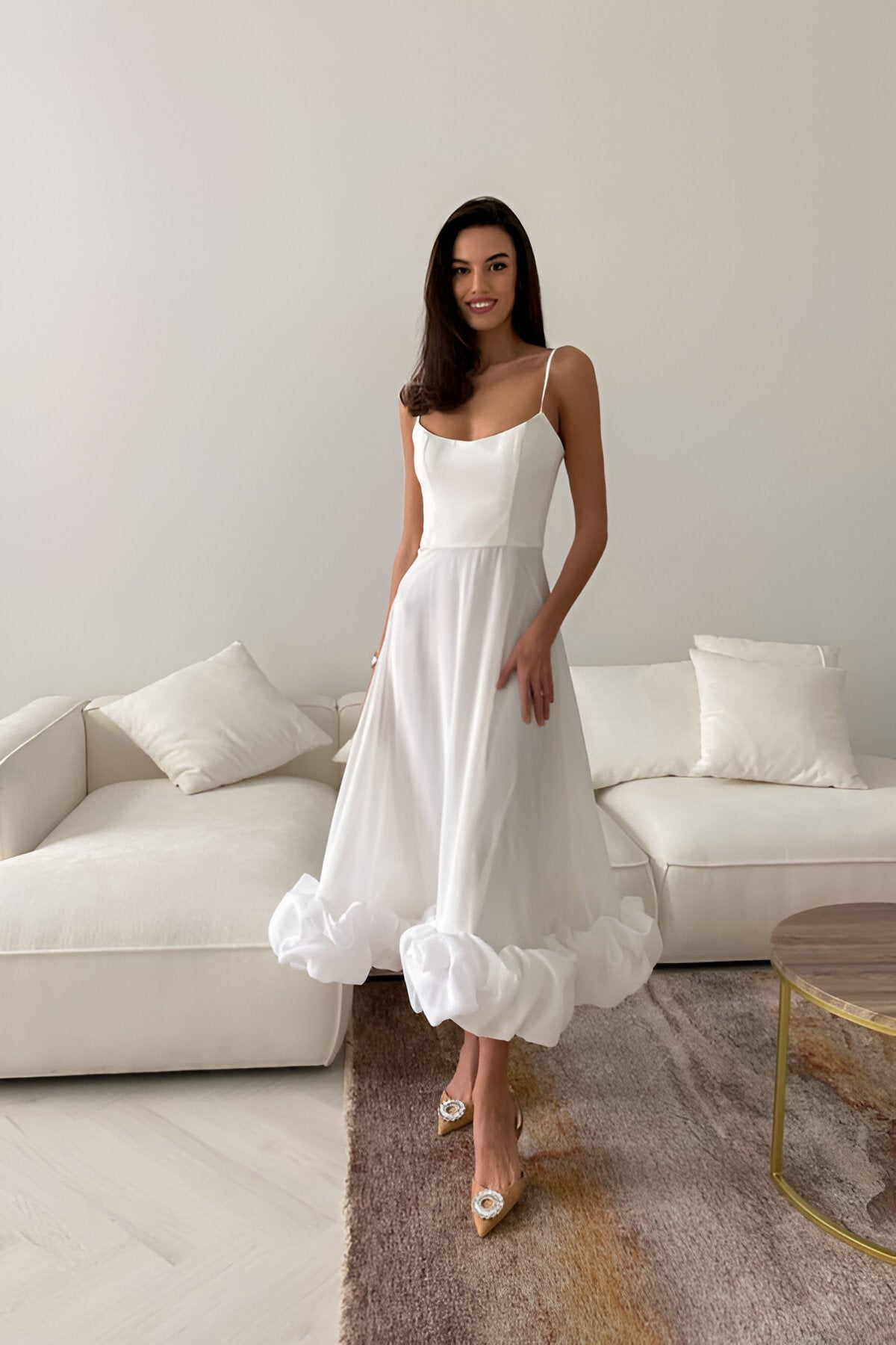 Deslumbra | Vestido de silueta con detalles elegantes