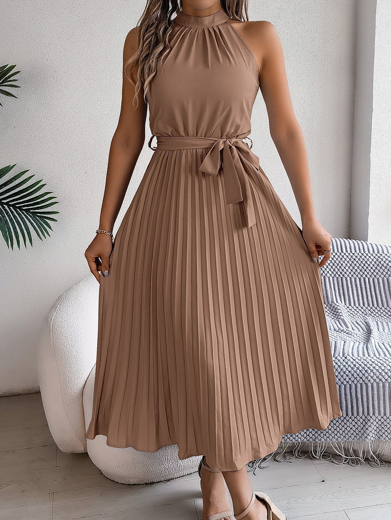 Out-Shine | Spring Black Stand-Up Collar Waist-Emphasizing Pleats Maxi Dress