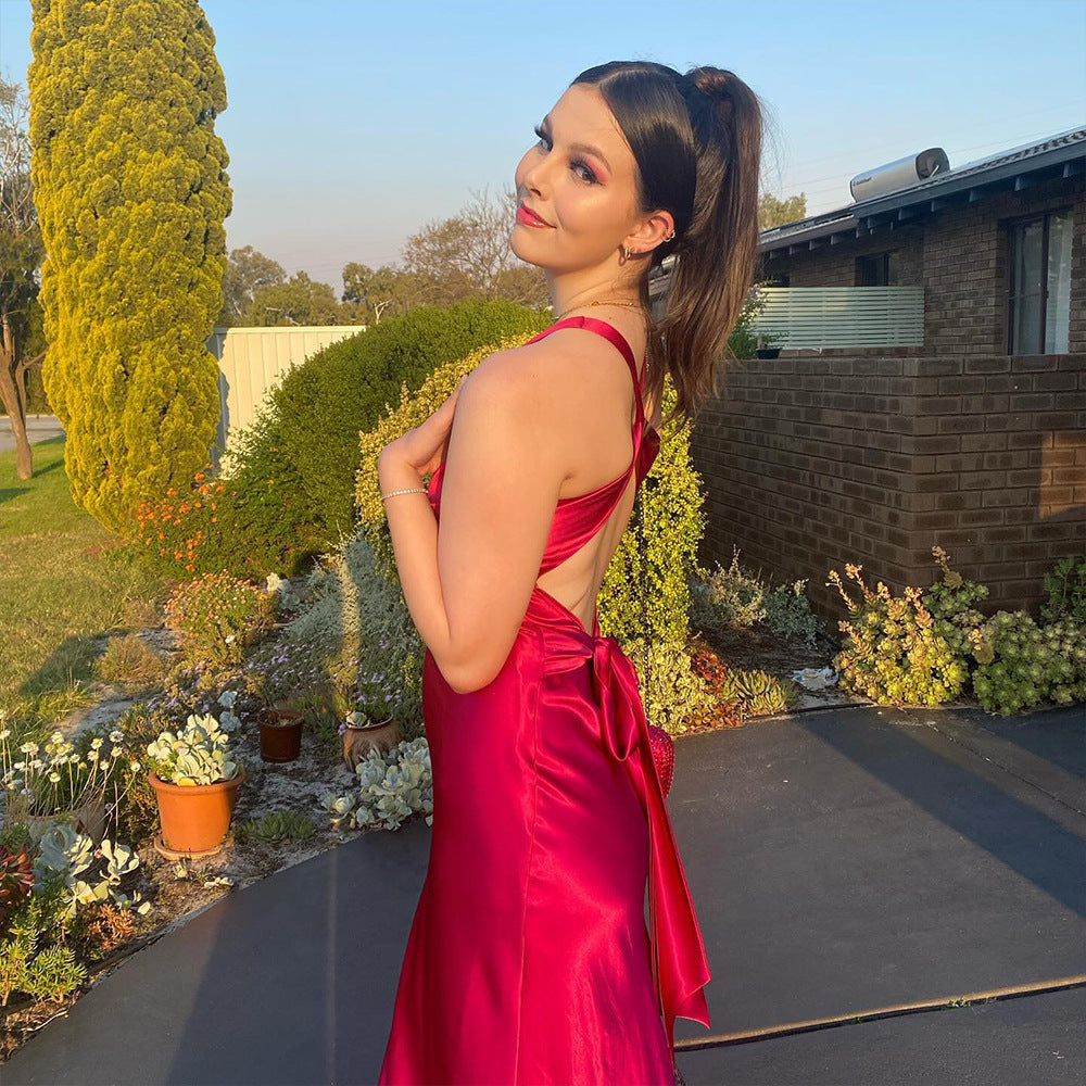 Deslumbra | Vestido de satén ajustado con personalidad para mujer