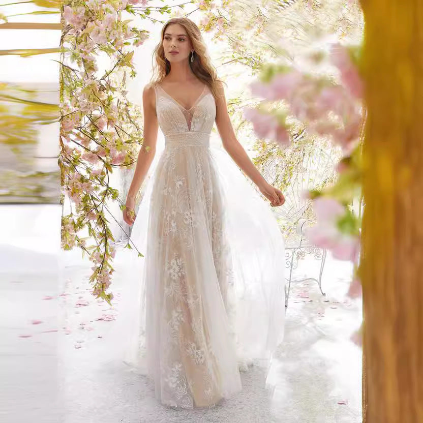 Deslumbra | Vestido de novia sin mangas con cuello en V 