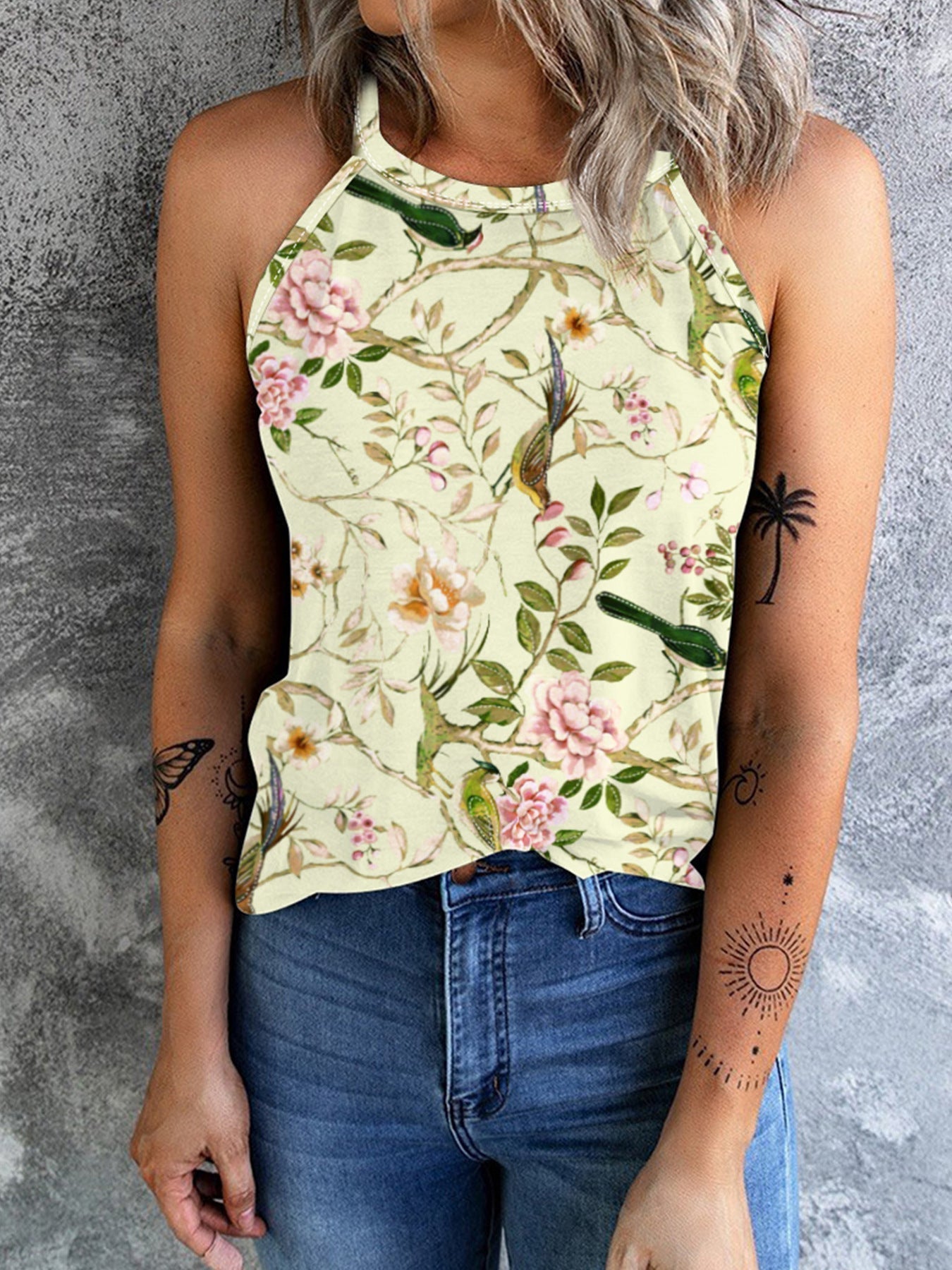 Deslumbra | Camiseta sin mangas ajustada con estampado floral vintage