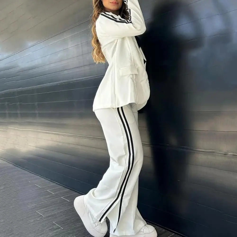 Out-Shine | Ensemble Of A Lapel Blazer And A Wide Pants