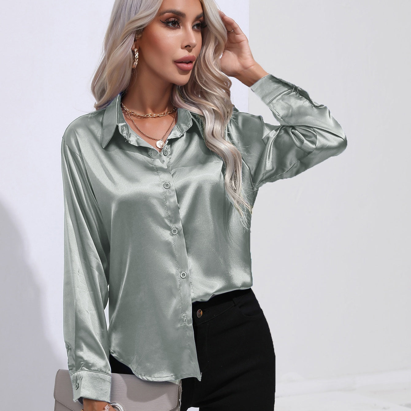 Deslumbra | Elegante camisa de terciopelo entallada para mujer