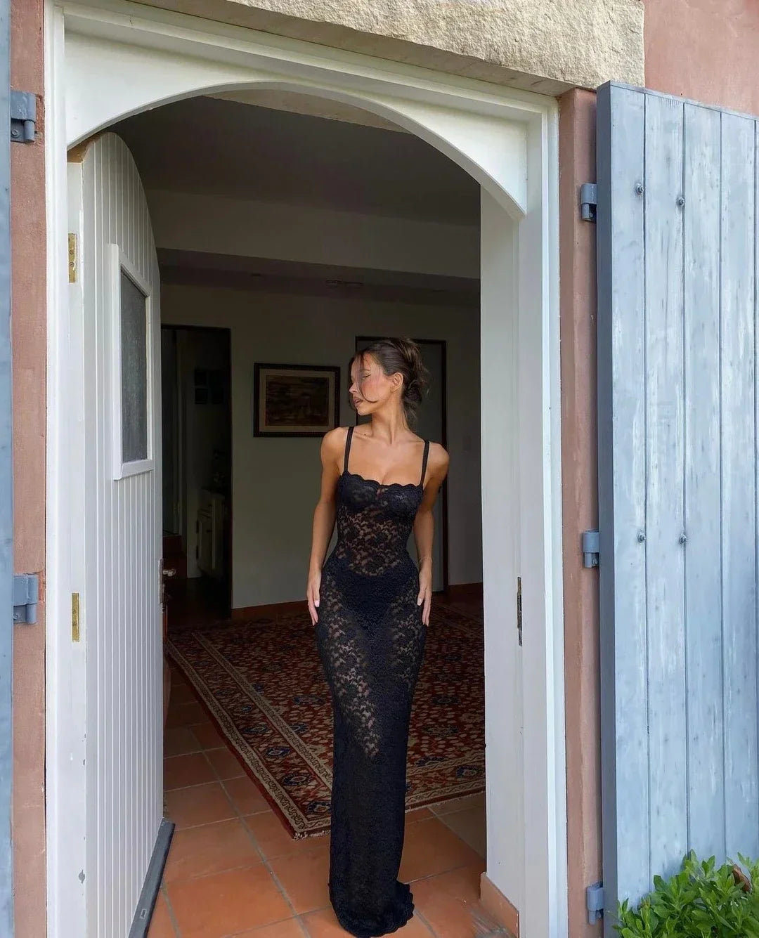 Deslumbra | Vestido de encaje intrincado