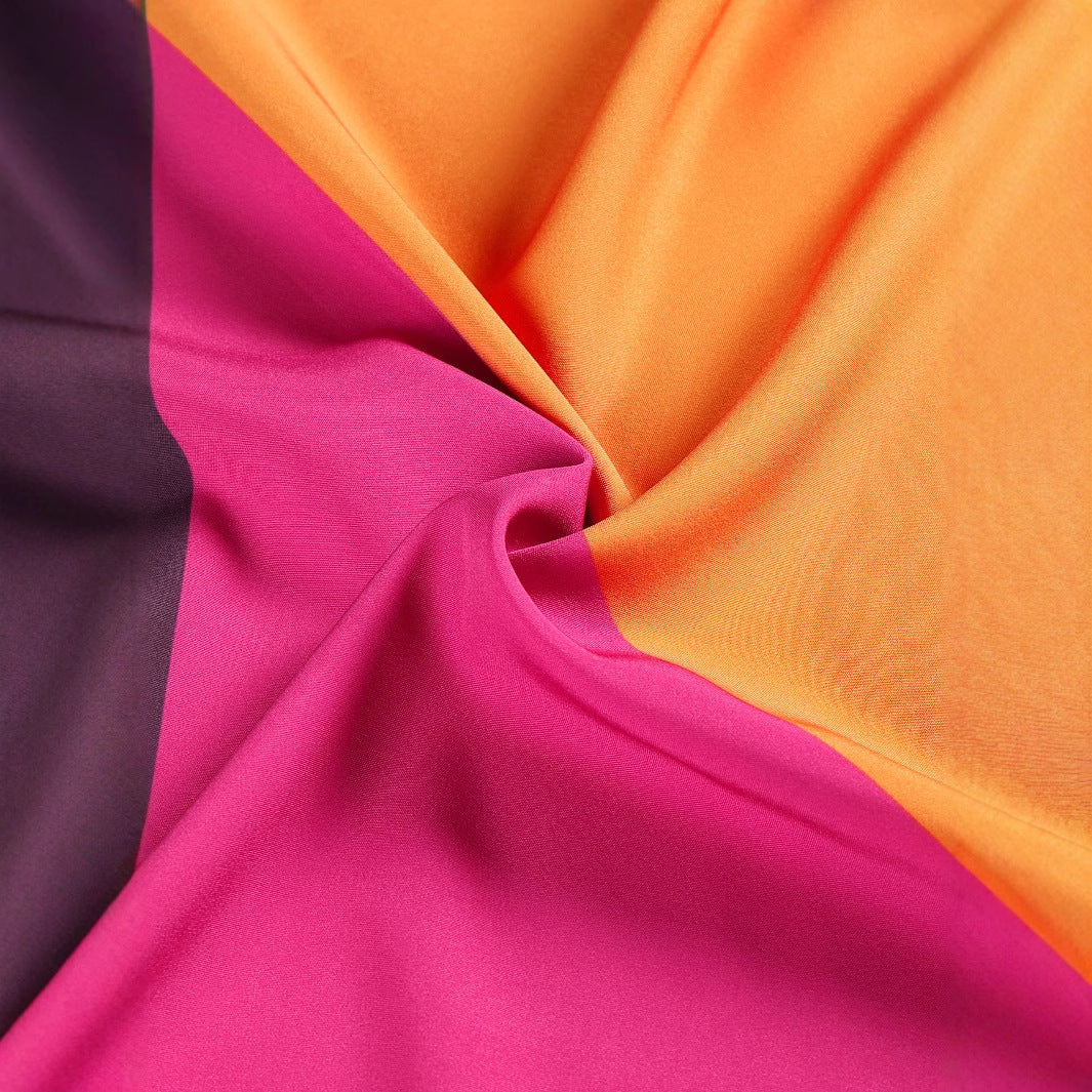 Deslumbra | Vestido largo estampado con escote en V, diseño elegante y fluido