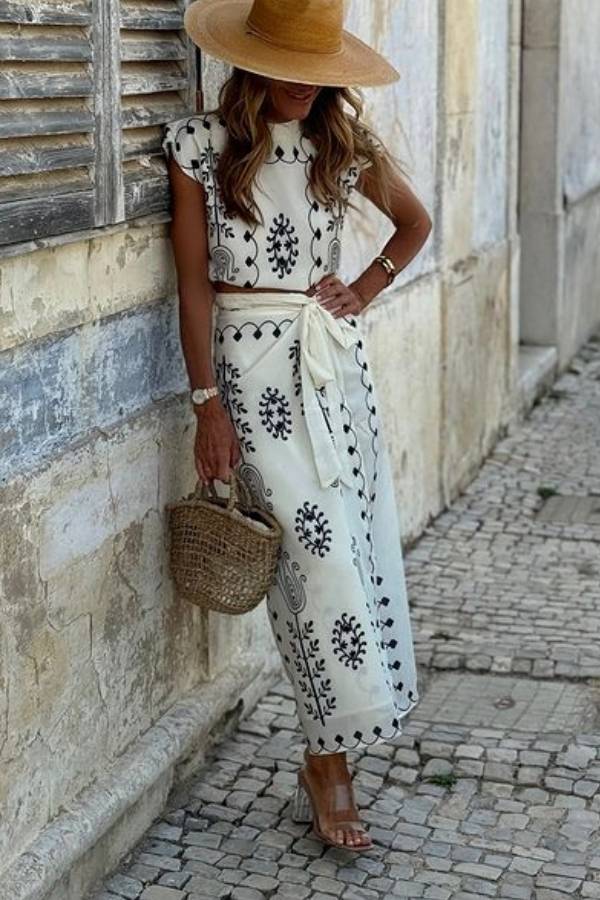 Out-Shine | White Skirt and Black Printed Tights Two-Piece Set