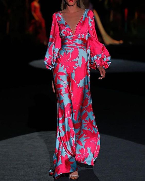 Deslumbra | Vestido moderno con escote en V